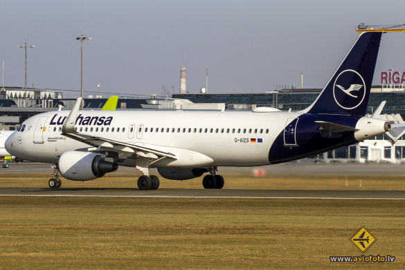 Airbus A320-214