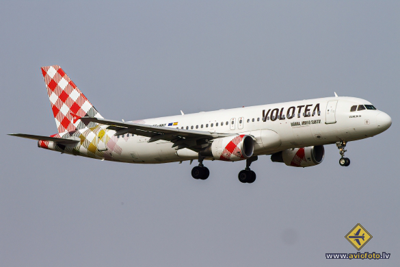 Airbus A320-214