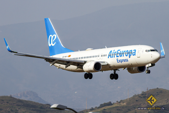 Boeing 737-85P