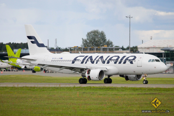 Airbus A320-214