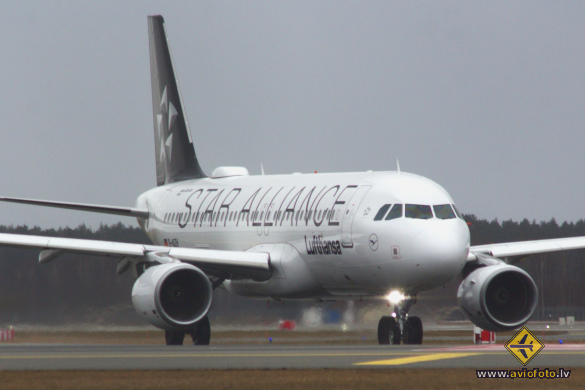Airbus A320-214