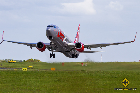 Boeing 737-86Q