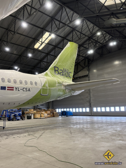 Bombardier CSeries CS300 (BD-500-1A11)