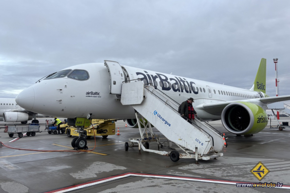 Airbus A220-300