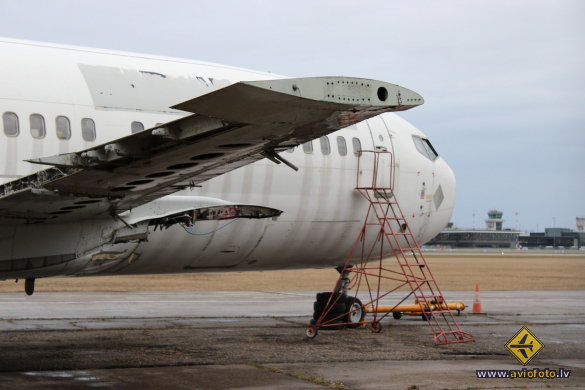 Boeing 737-33V