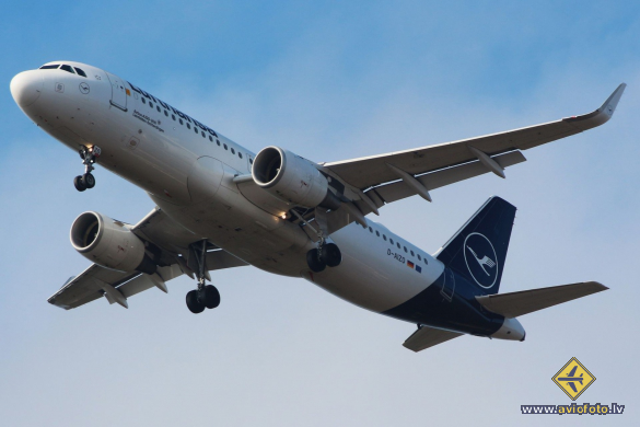 Airbus A320-214
