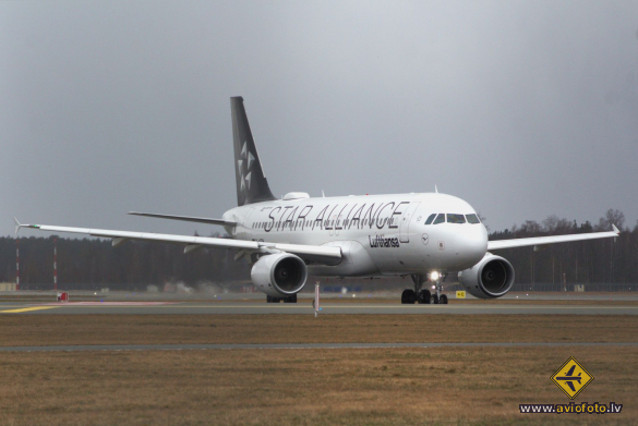 Airbus A320-214