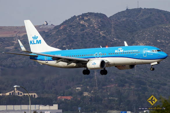 Boeing 737-8K2