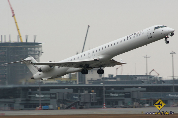 Bombardier CRJ-1000EL NG (CL-600-2E25)