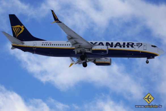 Boeing 737-8AS