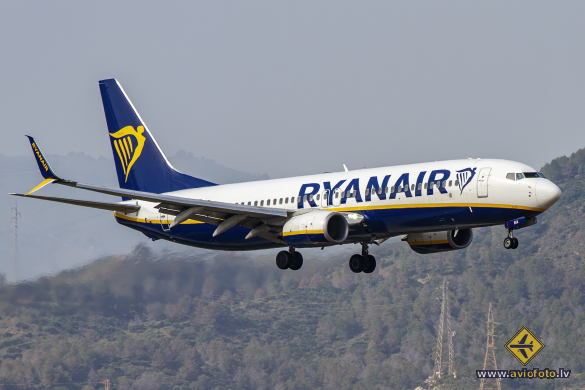Boeing 737-8AS