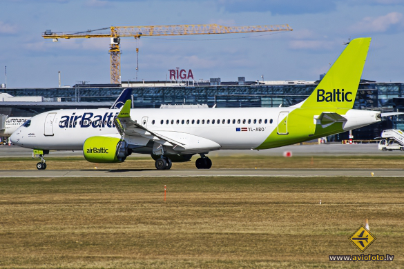 Airbus A220-300