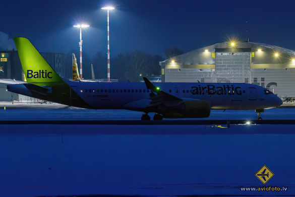 Airbus A220-300