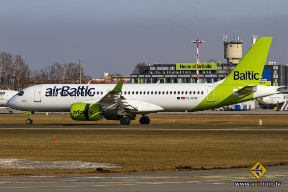 Airbus A220-300