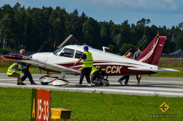 Piper PA-28-235