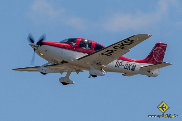 Cirrus SR22T