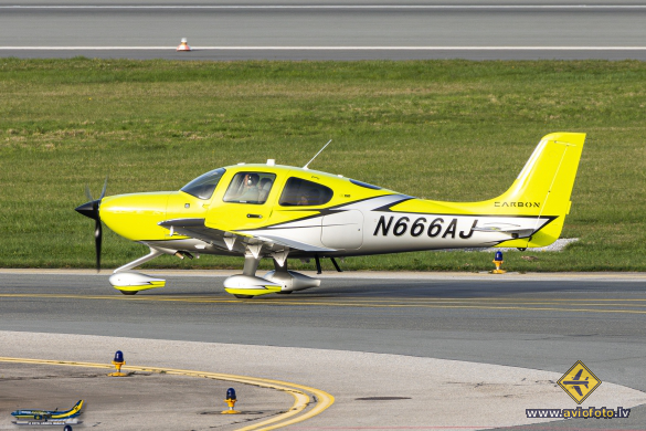 Cirrus SR-22 G6-GTS Carbon