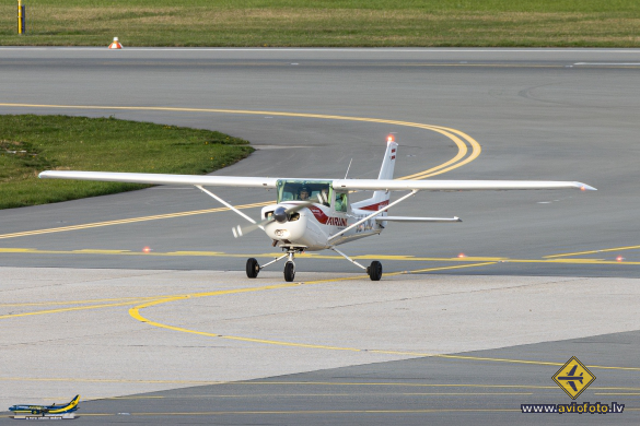Reims F152