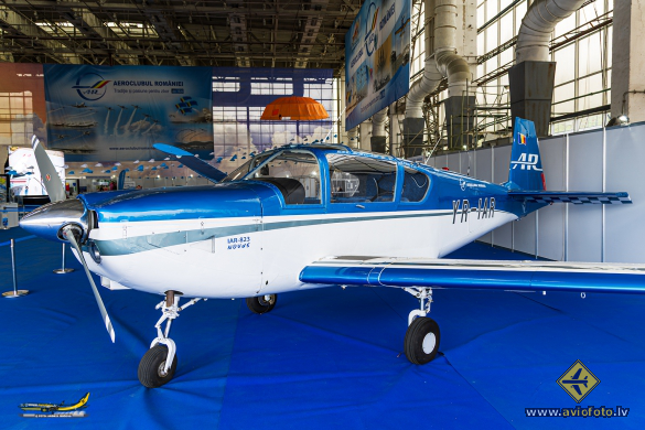 IAR IAR-823