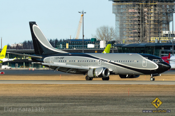 Boeing 737-31S