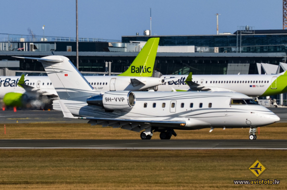 Bombardier Challenger 605 (CL-600-2B16)