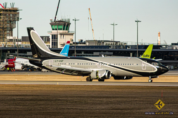 Boeing 737-31S