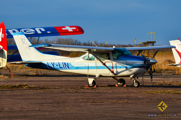 Cessna 182P Skylane II