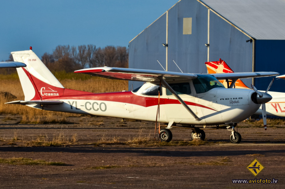 Reims F172E