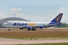 Boeing 747-422