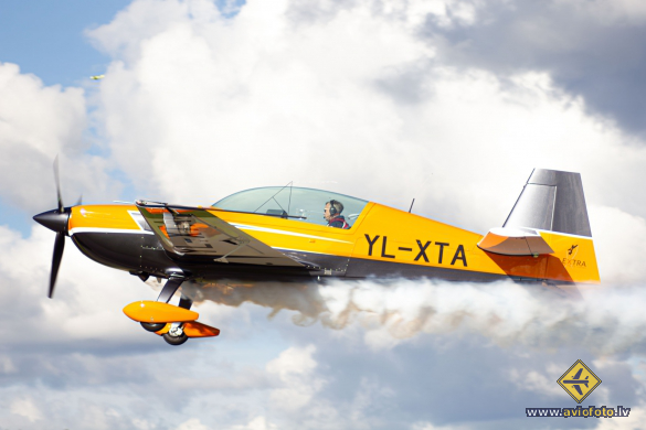 Extra EA-300LC