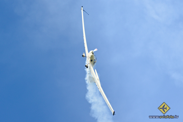 Grob G109B