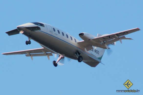 Piaggio P-180 Avanti II