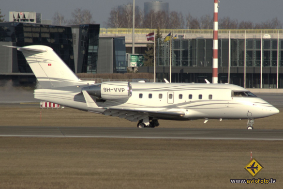 Bombardier Challenger 605 (CL-600-2B16)